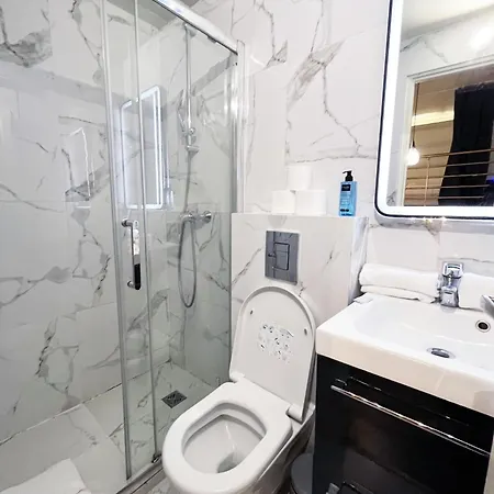 09 - Stylish Duplex Champs-elysees Апартаменты Париж
