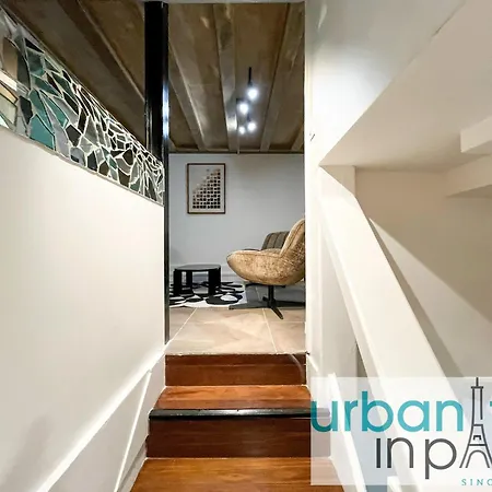 09 - Stylish Duplex Champs-elysees Париж