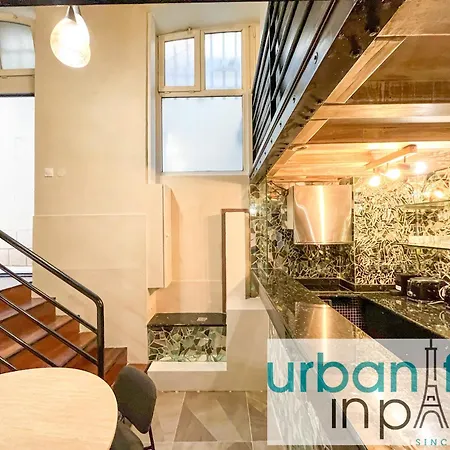 09 - Stylish Duplex Champs-elysees Апартаменты Париж
